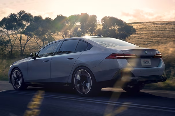 2024 BMW i5 eDrive40 Sedan (19 inch Wheels)