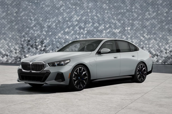 2025 BMW 550e xDrive Sedan