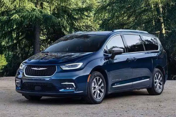 2025 Chrysler Pacifica Hybrid