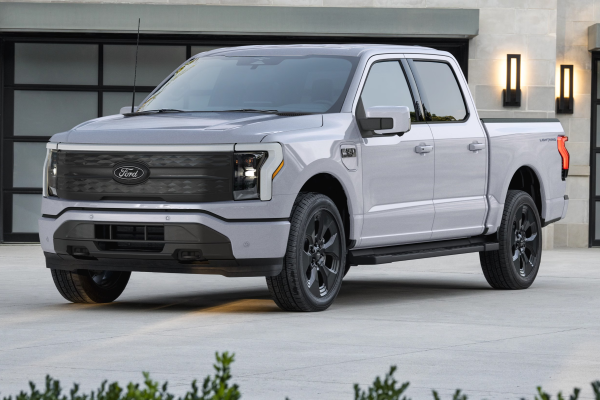 2025 Ford F-150 Lightning 4WD SR