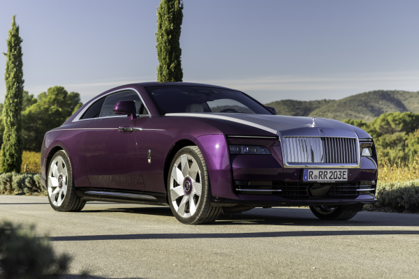 2025 Rolls-Royce Spectre Black Badge (22 inch wheels)