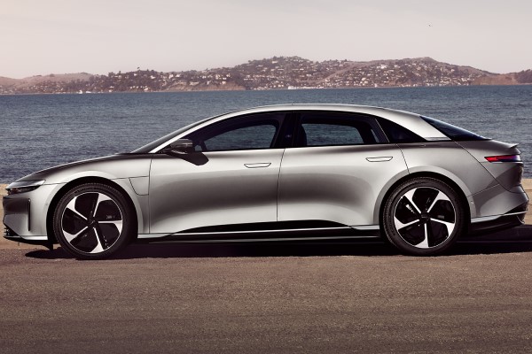 2022 Lucid Air G Touring AWD w/19 inch wheels