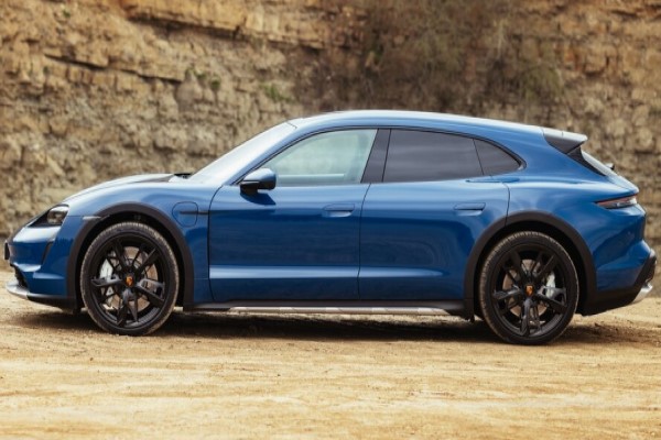 2022 Porsche Taycan 4S Cross Turismo