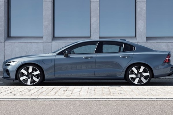 2022 Volvo S60 T8 AWD Recharge