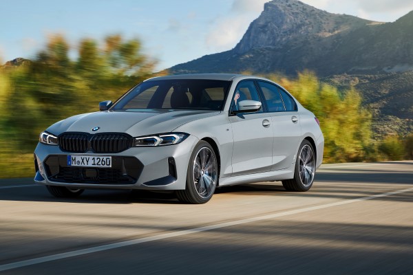 2023 BMW 330e xDrive Sedan