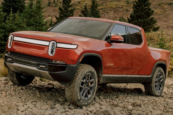 2023 Rivian R1T (20 inch wheels)