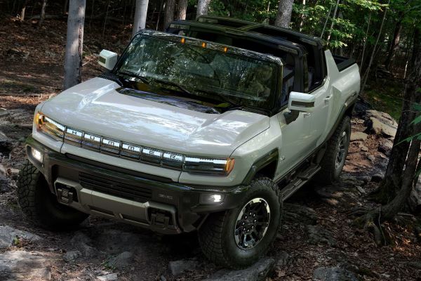 2024 GMC Hummer EV Pickup MT Tires 2M20