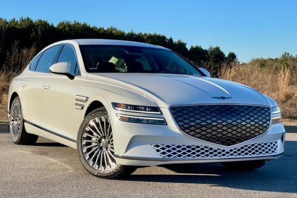 2024 Genesis Electrified G80