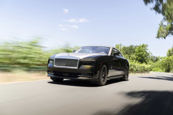 2024 Rolls-Royce Spectre Black Badge (23 inch wheels)