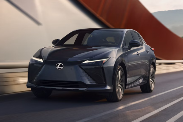 2025 Lexus RZ 450e AWD (18 inch wheels)