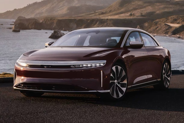 2025 Lucid Air Touring AWD with 19 inch wheels