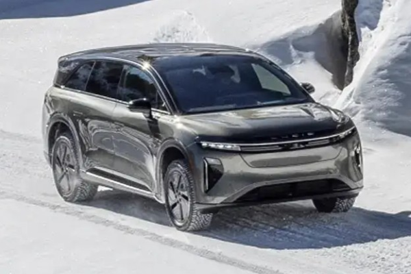 2026 Lucid Gravity GT w/20F21R wheels (3R)